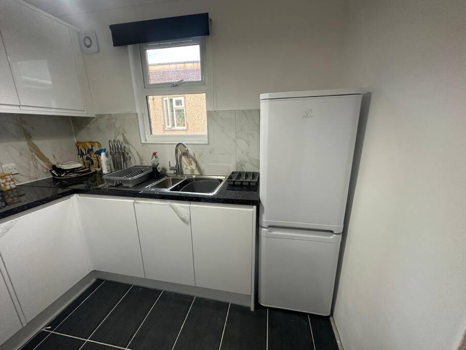 Modern 2 Bedroom Flat, Se6 Catford Exterior foto